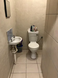 One bedroom/ bachelor apartment for rent in Bryanston R5 350  (063 264 6667)