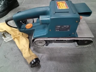 WIDE-BELT SANDER