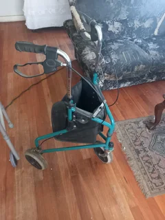 3 wheel &amp; 4 wheel rollators &amp; Walker