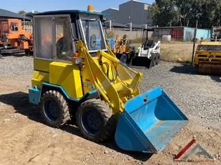 Komatsu SK05 Skidsteer Loader