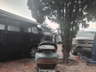 125cc Scooter stripped for parts