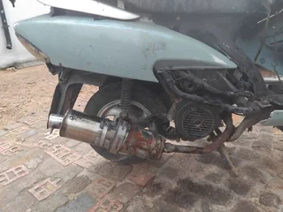 125cc Scooter stripped for parts