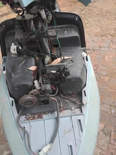125cc Scooter stripped for parts