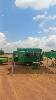 Mobile kitchen/ food truck