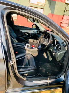 W205 MODEL 2014 SEDAN