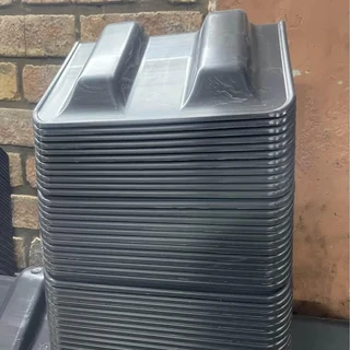 Single Corner Plates 28cm