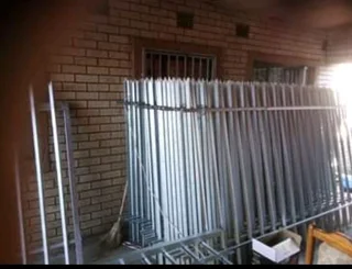 Clearvue  Fencing from R750  per linear metre installed/  Palisade Fencing from R1250 per metre