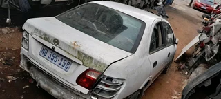 Stripping Nissan Almera QG16