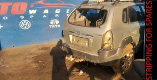 Stripping Hyundai Tucson
