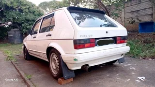 VW Golf Mk1 (1.4 carberated, 5Speed)