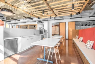 All-inclusive access to professional office space for 4 persons in Regus Eastlands Office