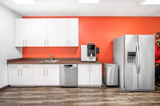 All-inclusive access to professional office space 15 persons in Thornhill Office Park