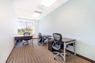 All-inclusive access to professional office space for 4 persons in Regus Central