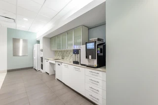 All-inclusive access to professional office space for 4 persons in Regus Central