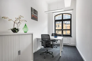 Private office space for 2 persons in Regus The Boardwalk