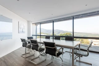 Open plan office space for 10 persons in Regus Victoria Country Club