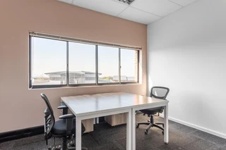 Fully serviced private office space for you and your team in Regus Victoria Country Club