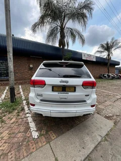 2016 Jeep Grand Cherokee 3.0 Summit – Stripping for Spares