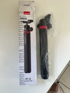 Extendable Tripod &amp; Selfie Stick 2 in 1
