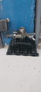 Bmw f30 manifold and throttle body