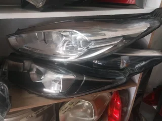 Ford fiesta headlight light