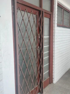 Family-friendly two-bedroom flat in Russell Square, Southernwood