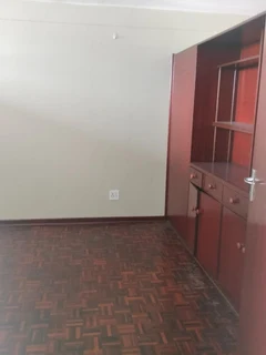 Family-friendly two-bedroom flat in Russell Square, Southernwood