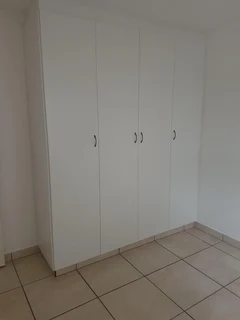 Neat two-bedroom townhouse to rent in Tyson Place, Gonubie