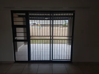 Neat two-bedroom townhouse to rent in Tyson Place, Gonubie