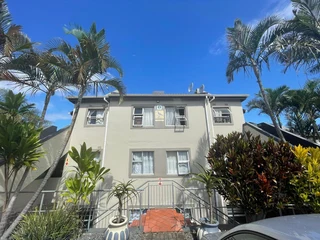Bright two-bedroom townhouse in Selborne Green, Selborne