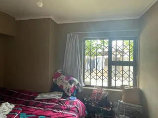 Wonderful two-bedroom flat in St James Place, Southernwood