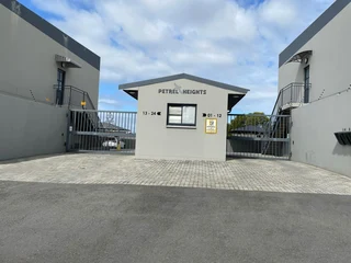 Spacious two-bedroom townhouse in Petrel Heights, Gonubie