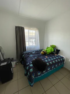 Modern two-bedroom townhouse to rent in Skyla Place, Gonubie