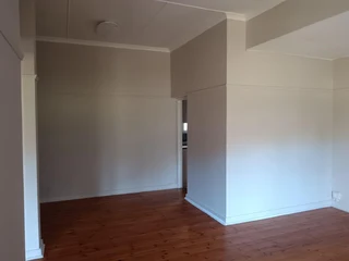 Neat two-bedroom flat in Elizabeth Court, Quigney