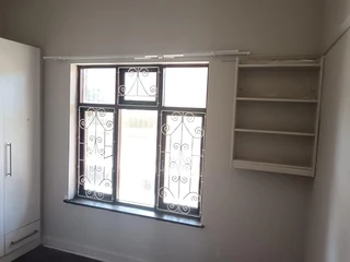 Neat two-bedroom flat in Elizabeth Court, Quigney