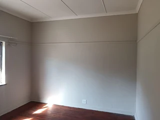 Neat two-bedroom flat in Elizabeth Court, Quigney