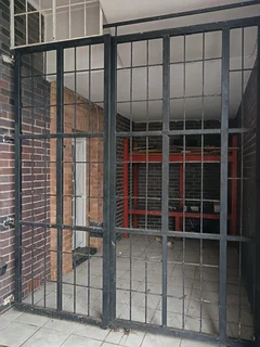 Neat two-bedroom flat in Elizabeth Court, Quigney