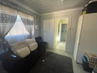 Secure one-bedroom flat to rent in Innes Road, Haven Hills