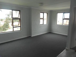 Welcoming two-bedroom flat in Emerald Sky, Amalinda