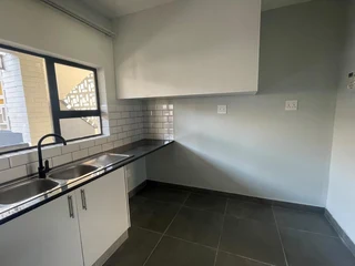 Exquisite three-bedroom flat in Portland Place, Chiselhurst