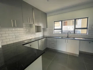 Exquisite three-bedroom flat in Portland Place, Chiselhurst