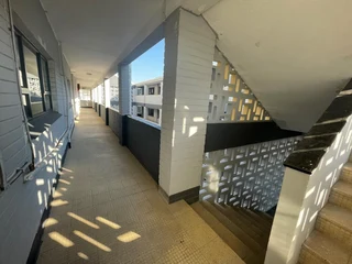 Exquisite three-bedroom flat in Portland Place, Chiselhurst