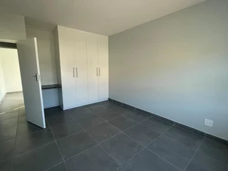 Exquisite three-bedroom flat in Portland Place, Chiselhurst