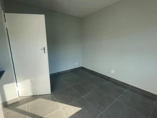 Exquisite three-bedroom flat in Portland Place, Chiselhurst