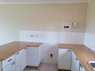 Newly renovated one-bedroom flat in Palm Grove, Gonubie