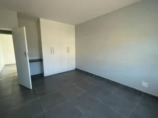 Exquisite three-bedroom flat in Portland Place, Chiselhurst