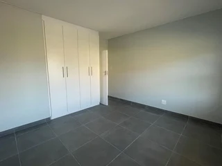 Exquisite three-bedroom flat in Portland Place, Chiselhurst