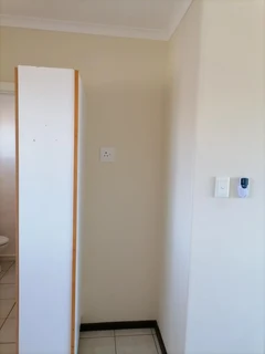 Newly renovated one-bedroom flat in Palm Grove, Gonubie