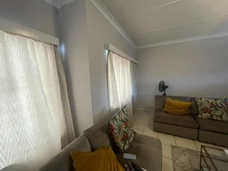 Beautiful two-bedroom flat in Colin Court, Berea