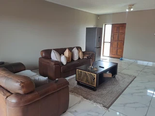 Spacious two-bedroom flat in Marina Hills, Baysville